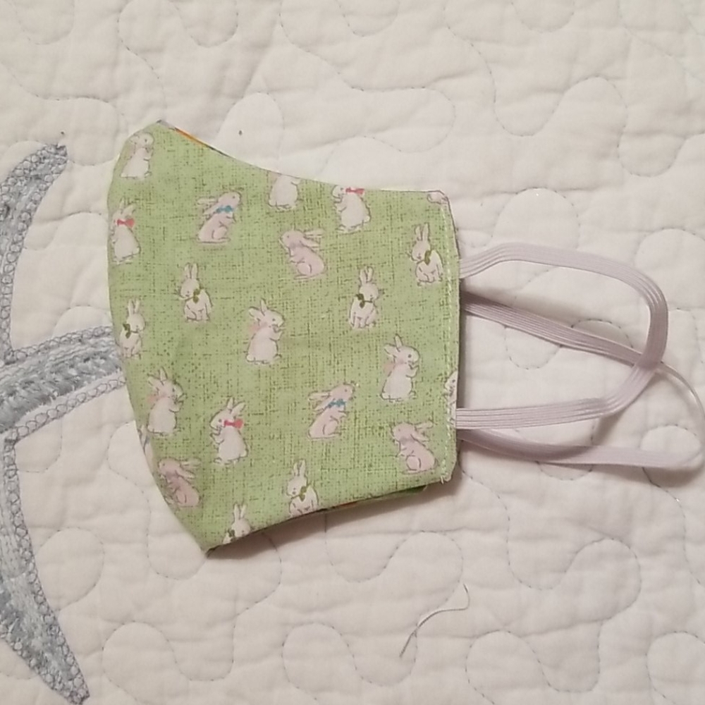 Trio of holiday facemask and free touchkey - Picture 9 of 9